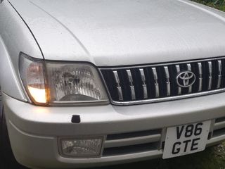 Toyota Land Cruiser Prado foto 2