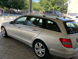 Mercedes C-Class foto 2