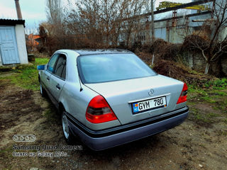 Mercedes C-Class foto 7