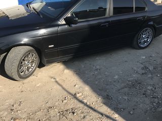 BMW 5 Series foto 10