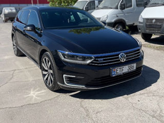 Volkswagen Passat foto 2