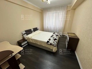 Apartament cu 2 camere, 75 m², Botanica, Chișinău foto 3