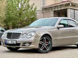 Mercedes E-Class foto 9