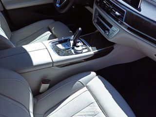 BMW 7 Series foto 17