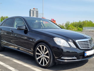 Mercedes E-Class foto 1