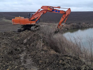 Servicii excavator foto 1