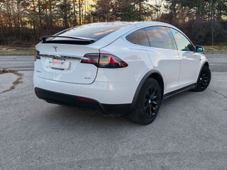 Tesla Model X foto 17