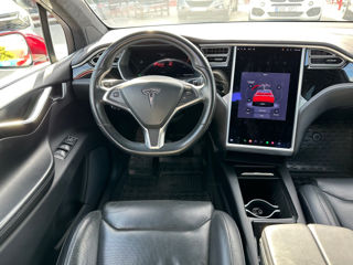 Tesla Model X foto 12