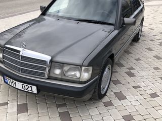 Mercedes 190 foto 10