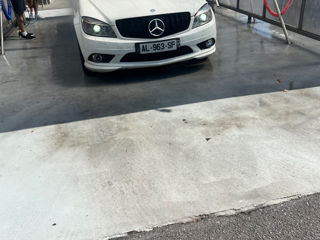 Mercedes C-Class foto 2