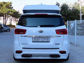 KIA Carnival foto 4