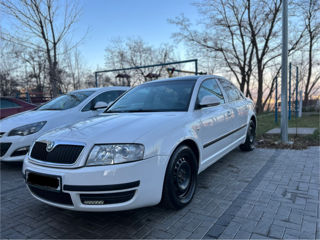 Skoda Superb foto 2