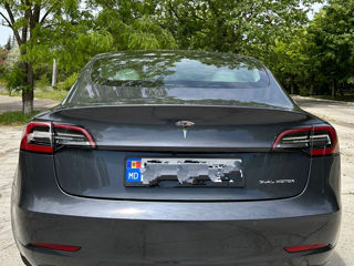 Tesla Model 3 foto 3