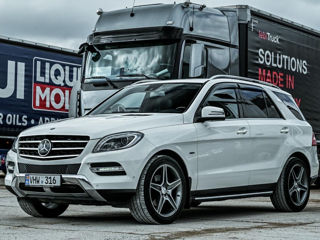 Mercedes M-Class foto 2