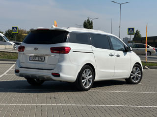 KIA Carnival foto 4