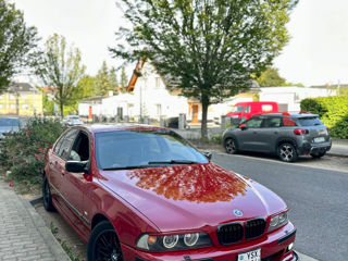 BMW 5 Series foto 4