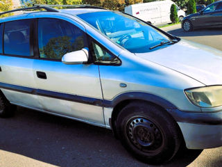 Opel Zafira foto 1