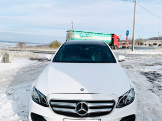 Dezmembrez Mercedes E-Class W213 E220d foto 4