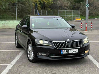 Skoda Superb foto 2