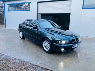 BMW 5 Series foto 3