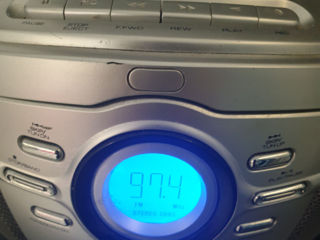 Casetofon cu radiou si CD/Магнитофон с радио и компакт дисками