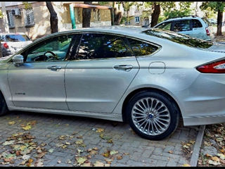 Ford Fusion foto 2