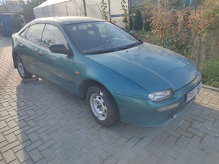 Mazda 323 foto 2