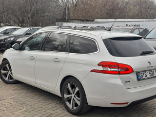 Peugeot 308 foto 2