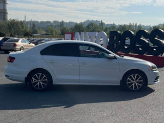 Volkswagen Jetta foto 5