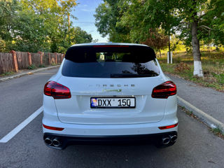 Porsche Cayenne foto 2