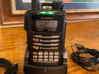 Yaesu  FT 70 DR