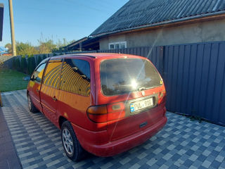 Volkswagen Sharan foto 3