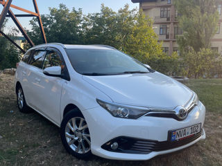 Toyota Auris foto 1