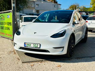 Tesla Model Y foto 2