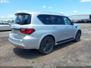 Infiniti QX80 foto 7