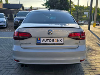 Volkswagen Jetta foto 4