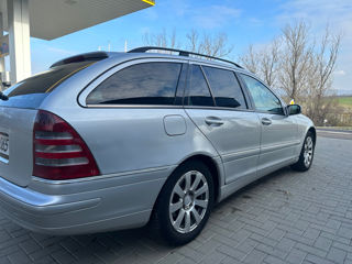 Mercedes C-Class foto 7