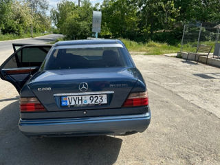 Mercedes E-Class foto 2