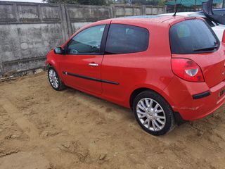 Renault clio foto 1