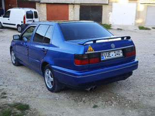 Volkswagen Vento foto 4