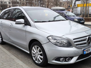 Mercedes B-Class foto 2