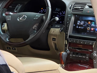 Lexus LS Series foto 6