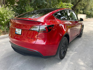 Tesla Model Y foto 3