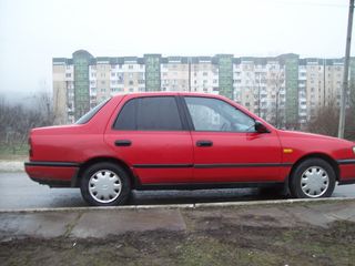 Nissan Sunny foto 4