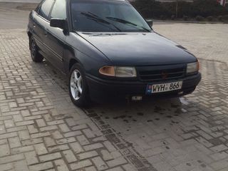 Opel Astra foto 1