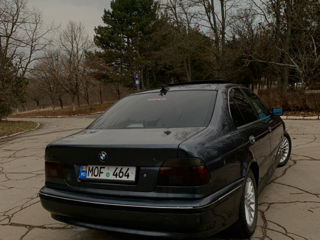 BMW 5 Series foto 8