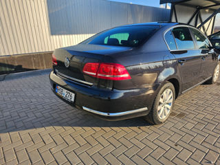 Volkswagen Passat foto 3