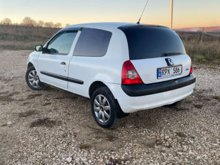 Renault Clio foto 2