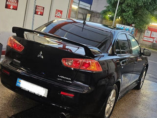 Mitsubishi Lancer foto 5