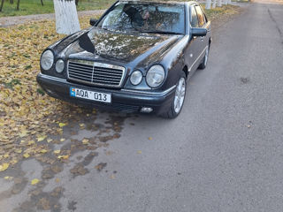 Mercedes E-Class foto 10